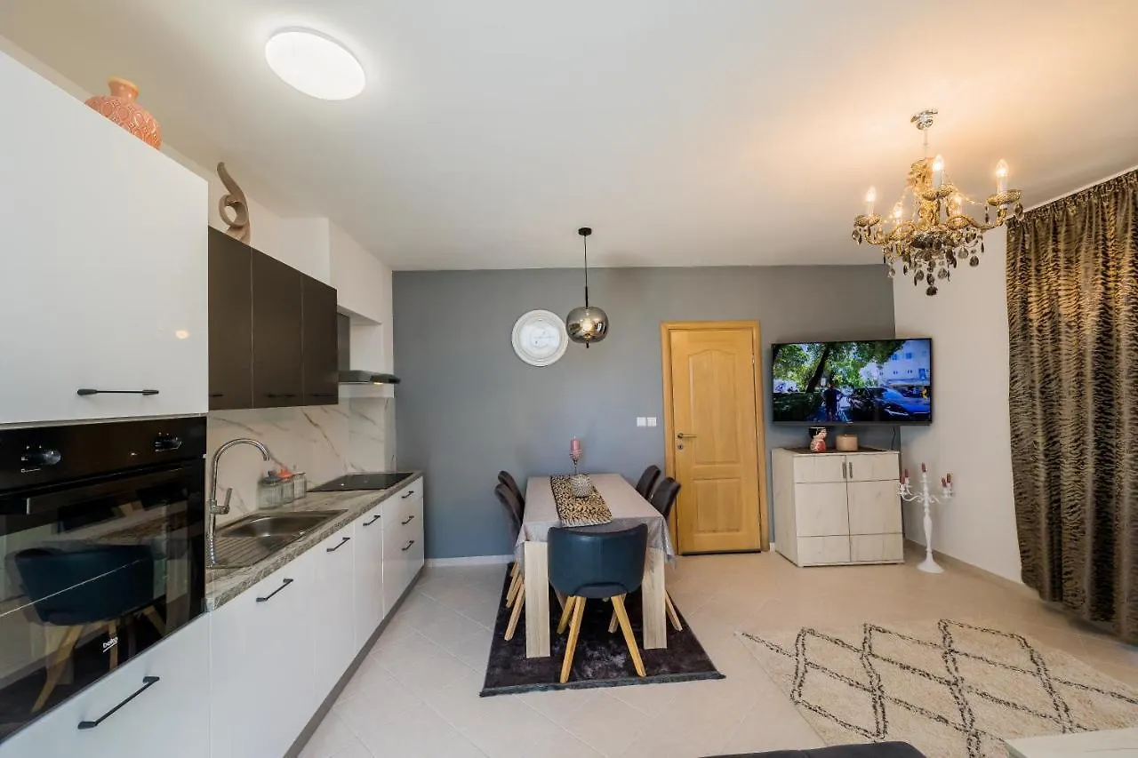 טרוגיר Ivana Apartment