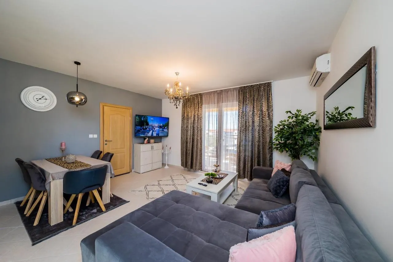 טרוגיר Ivana Apartment קרואטיה