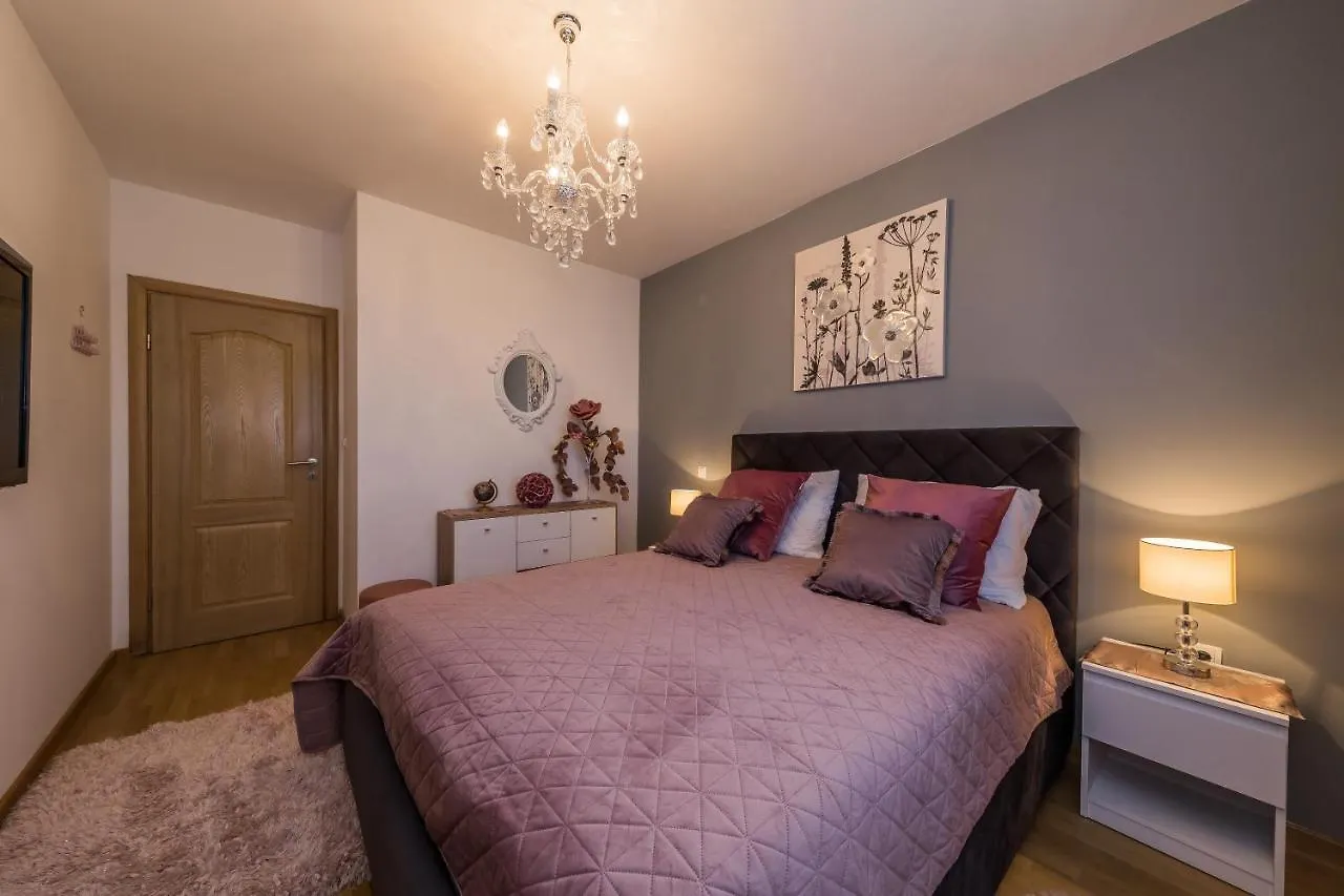 טרוגיר Ivana Apartment קרואטיה